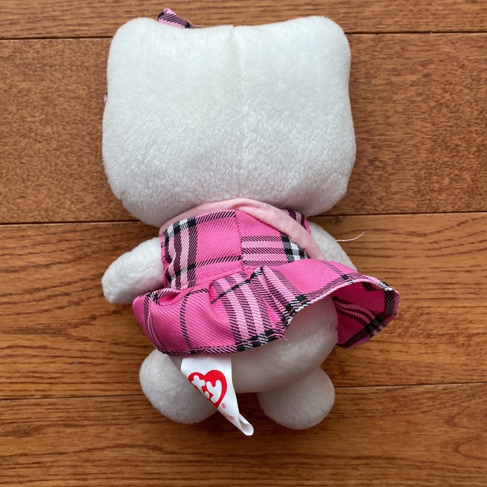 Hello Kitty - Picture 2 of 3